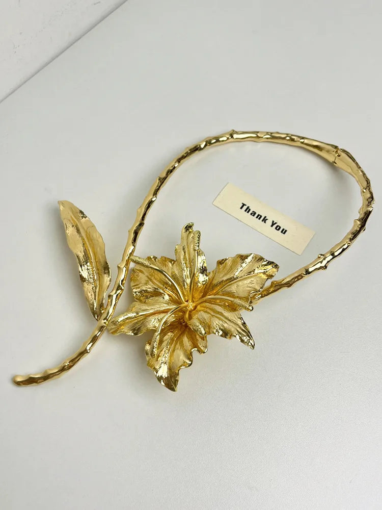Exaggerated Oversized Lily of the Valley Metal Collar Necklace – 2026 New Upscale Statement Jewelry for Women