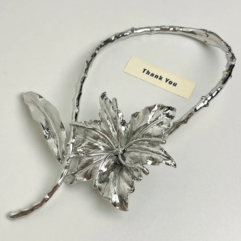 Exaggerated Oversized Lily of the Valley Metal Collar Necklace – 2026 New Upscale Statement Jewelry for Women