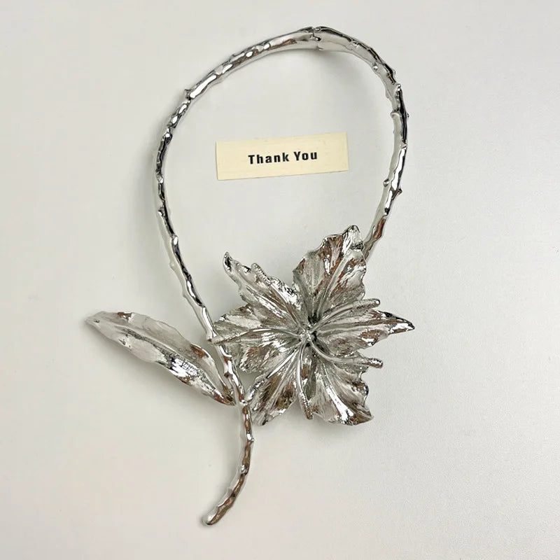 Exaggerated Oversized Lily of the Valley Metal Collar Necklace – 2026 New Upscale Statement Jewelry for Women